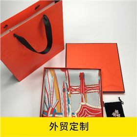 絲巾怎么系好看，絲巾系法，絲巾，真絲絲巾，