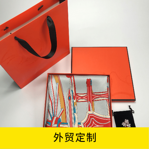 絲巾怎么系好看，絲巾系法，絲巾，真絲絲巾，
